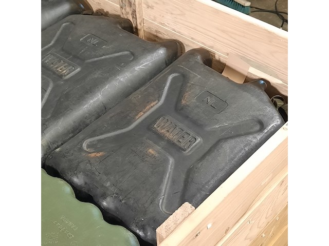 Partij jerrycans, o.a. scepter - afbeelding 6 van  6