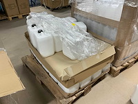 Partij jerrycans - afbeelding 1 van  2