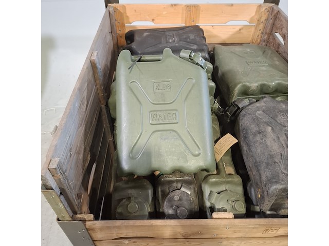 Partij jerrycans - afbeelding 2 van  3