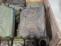 Partij jerrycans - afbeelding 3 van  3