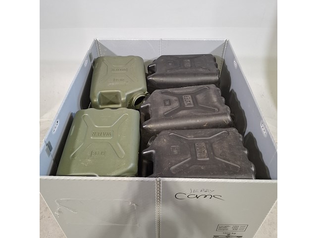 Partij jerrycans - afbeelding 1 van  3