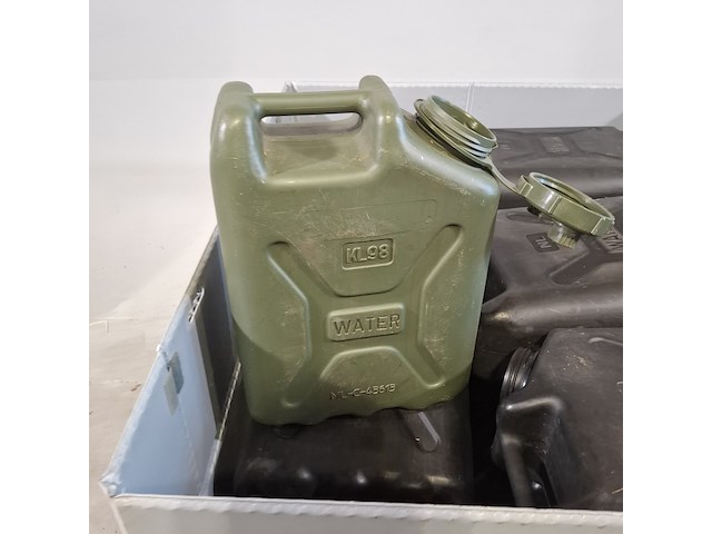 Partij jerrycans - afbeelding 2 van  3