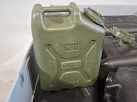 Partij jerrycans - afbeelding 2 van  3