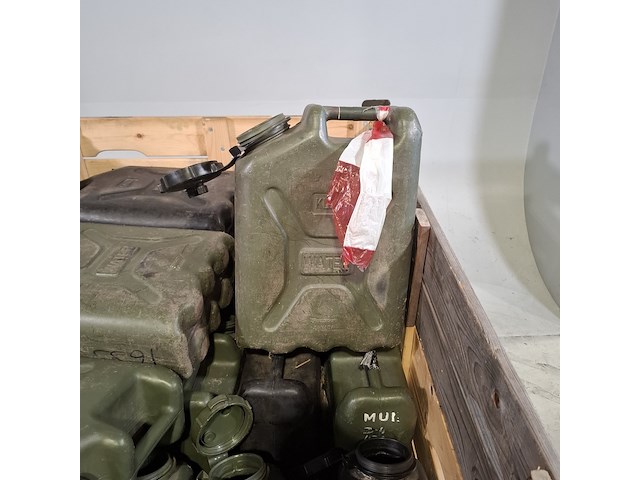 Partij jerrycans - afbeelding 2 van  4
