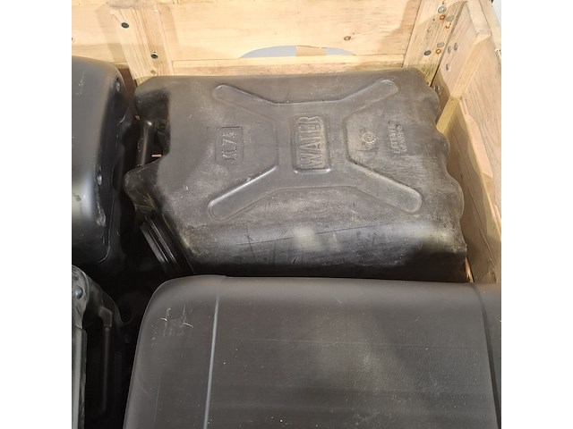 Partij jerrycans - afbeelding 4 van  4