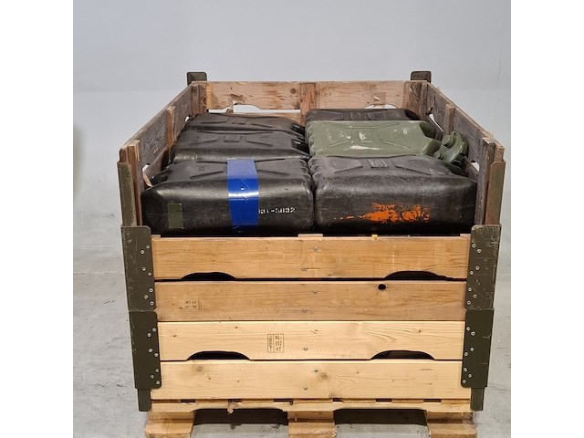 Partij jerrycans - afbeelding 1 van  5