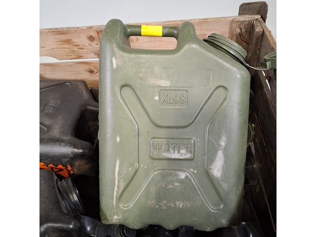 Partij jerrycans - afbeelding 4 van  5
