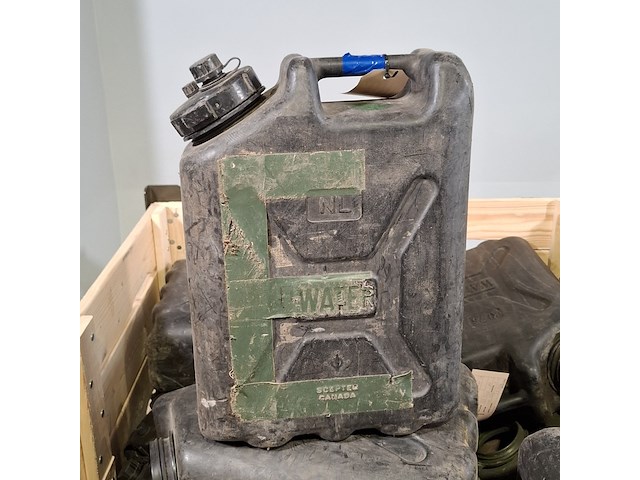 Partij jerrycans - afbeelding 4 van  6