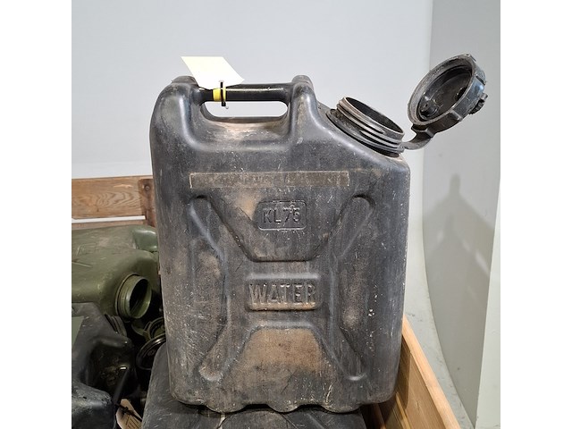 Partij jerrycans - afbeelding 5 van  6