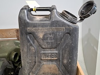 Partij jerrycans - afbeelding 5 van  6