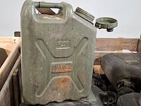 Partij jerrycans - afbeelding 6 van  6