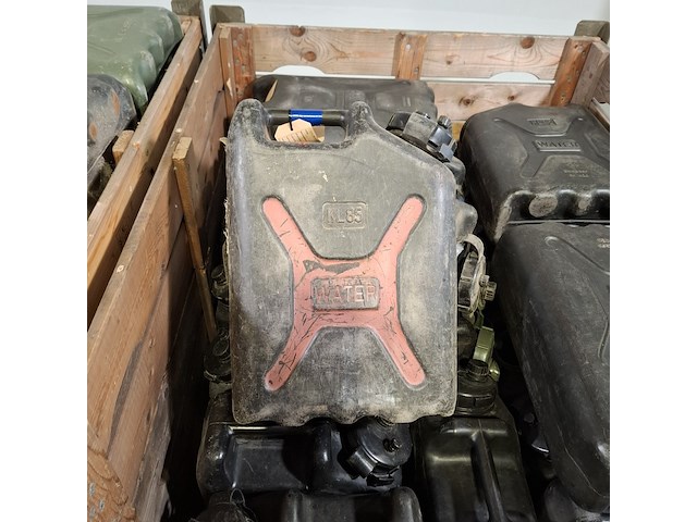 Partij jerrycans - afbeelding 4 van  6