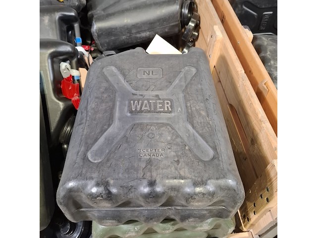 Partij jerrycans - afbeelding 5 van  7