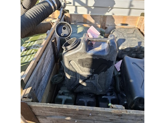 Partij jerrycans - afbeelding 3 van  5