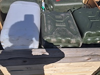 Partij jerrycans - afbeelding 2 van  4