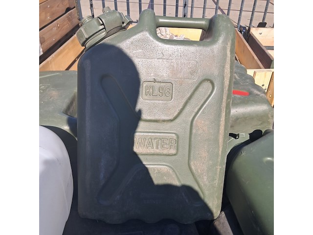 Partij jerrycans - afbeelding 3 van  4