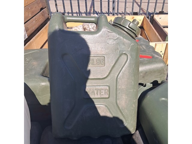 Partij jerrycans - afbeelding 4 van  4