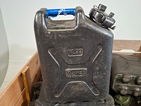 Partij jerrycans - afbeelding 3 van  8