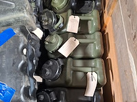 Partij jerrycans - afbeelding 6 van  8