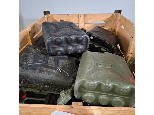 Partij jerrycans - afbeelding 2 van  4