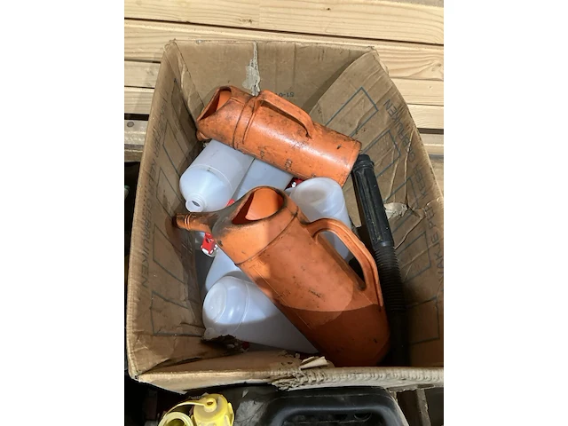 Partij jerrycans - afbeelding 3 van  6