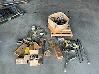 Partij john deere onderdelen - afbeelding 1 van  7