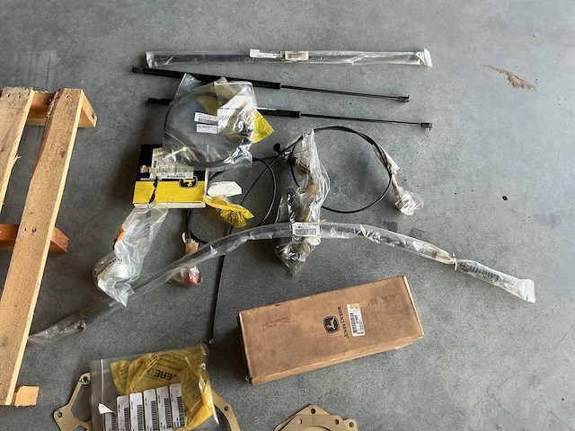 Partij john deere onderdelen - afbeelding 5 van  7