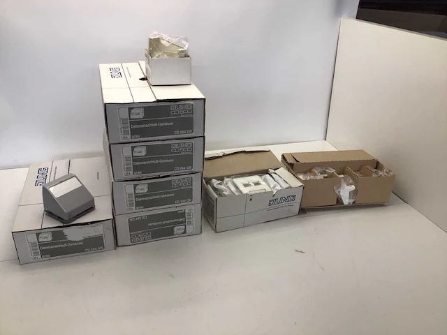 Partij jung cd 544 gr data aansluiting behuizing - afbeelding 1 van  6