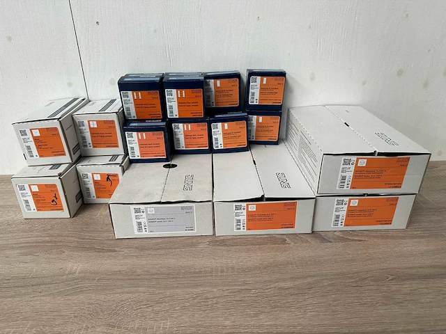 Partij jung serie ls installatiemateriaal, ca 22 verpakkingen - afbeelding 1 van  6