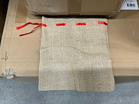 Partij jute bag 25xh28cm with pull string red (2500x) - afbeelding 1 van  6