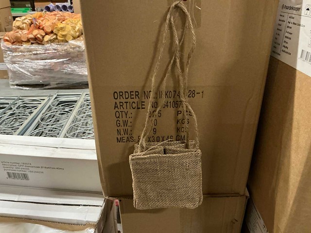 Partij jute bags with plastic bag inside 12,5x12,5x12,5cm (675x) - afbeelding 1 van  5