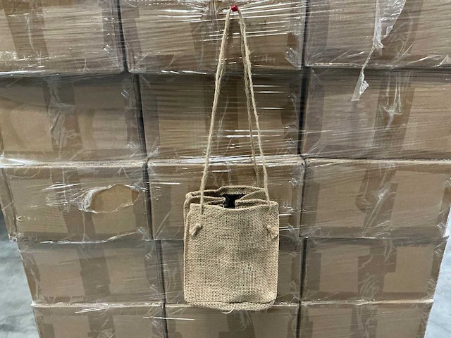 Partij jute bags with plastic bag inside 15x15x17cm (2250x) - afbeelding 1 van  5