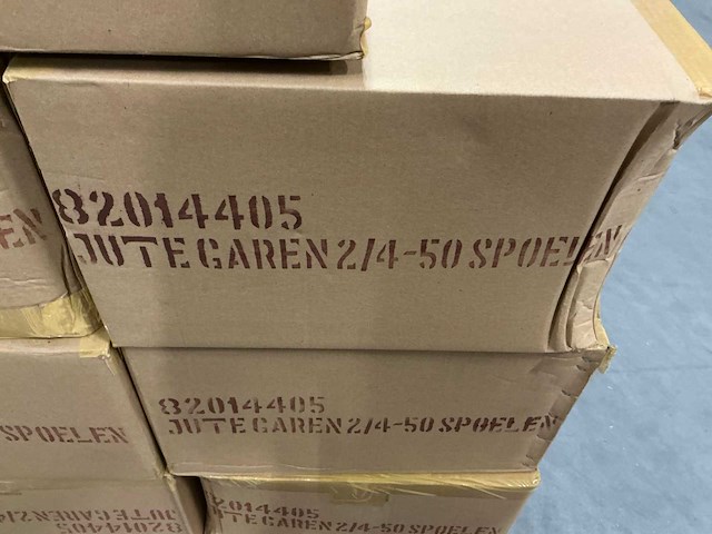 Partij jute garen 2/4 spoel ca. 435gr (400x) - afbeelding 4 van  4