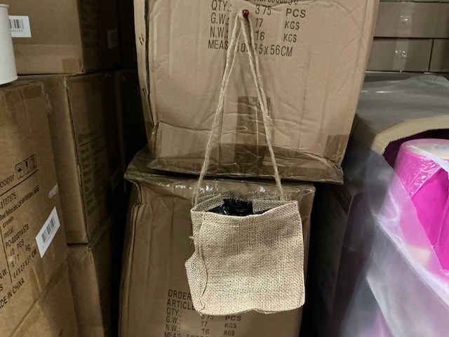 Partij jute tasjes 16x16x16cm (1500x) - afbeelding 1 van  5