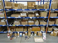 Partij kaarsen, geurproducten, handcrème en woningaccessoires, circa 2340 items