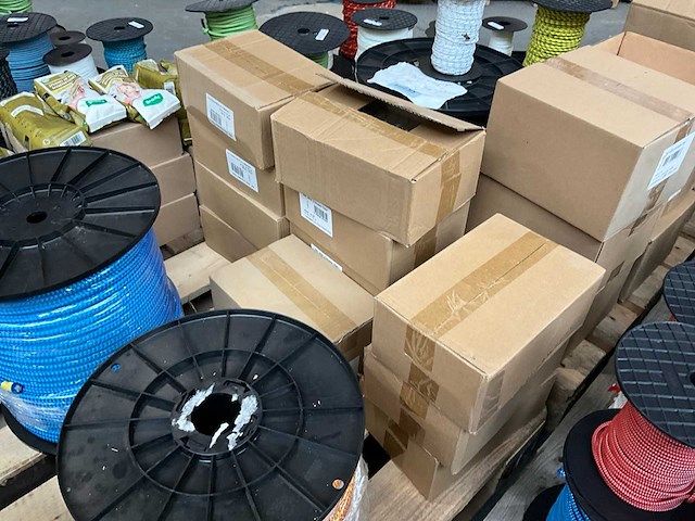 Partij kaarsen - afbeelding 1 van  4