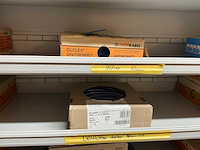 Partij kabel en robotconnectoren in stalen vakkenkast (2x) - afbeelding 3 van  51
