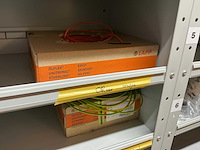 Partij kabel en robotconnectoren in stalen vakkenkast (2x) - afbeelding 7 van  51