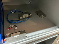 Partij kabel en robotconnectoren in stalen vakkenkast (2x) - afbeelding 15 van  51
