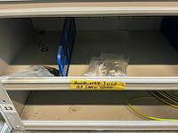 Partij kabel en robotconnectoren in stalen vakkenkast (2x) - afbeelding 21 van  51