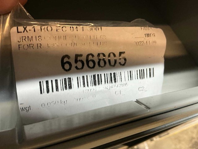 Partij kabel en robotconnectoren in stalen vakkenkast (2x) - afbeelding 22 van  51