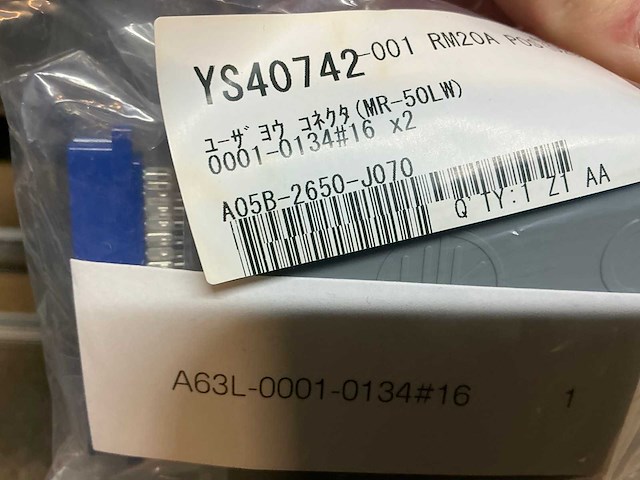 Partij kabel en robotconnectoren in stalen vakkenkast (2x) - afbeelding 25 van  51