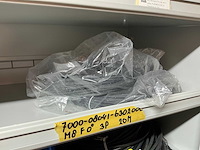 Partij kabel en robotconnectoren in stalen vakkenkast (2x) - afbeelding 28 van  51
