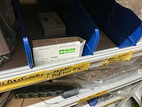 Partij kabel en robotconnectoren in stalen vakkenkast (2x) - afbeelding 41 van  51