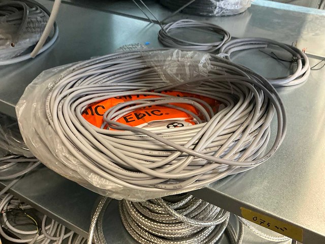 Partij kabel in 4 secties stelling - afbeelding 13 van  44
