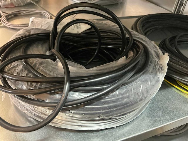 Partij kabel in 4 secties stelling - afbeelding 22 van  44