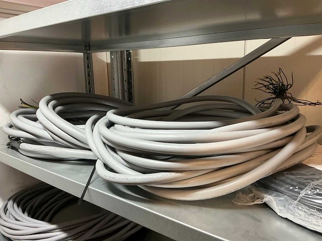 Partij kabel in 4 secties stelling - afbeelding 27 van  44