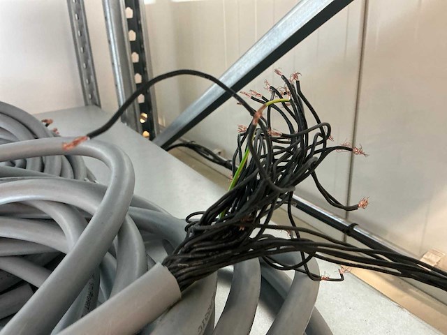 Partij kabel in 4 secties stelling - afbeelding 29 van  44