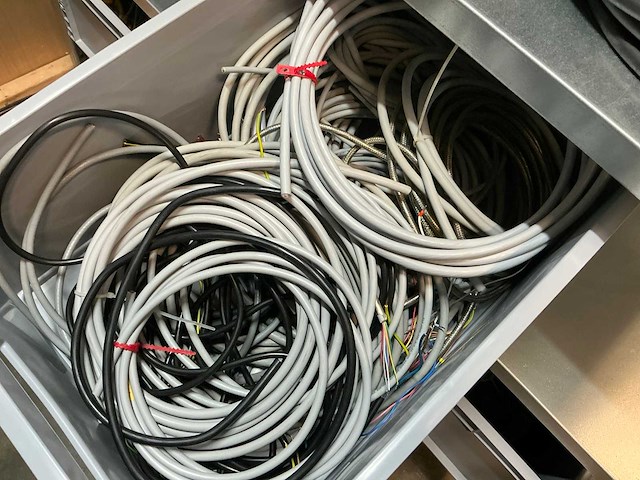Partij kabel in 4 secties stelling - afbeelding 36 van  44