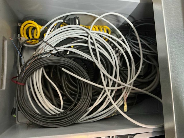 Partij kabel in 4 secties stelling - afbeelding 37 van  44